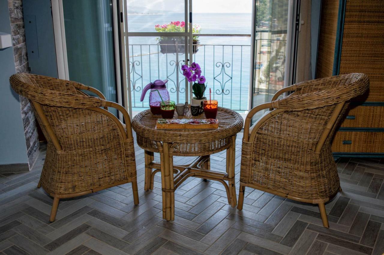 B&B Sunshine Scilla Exterior foto